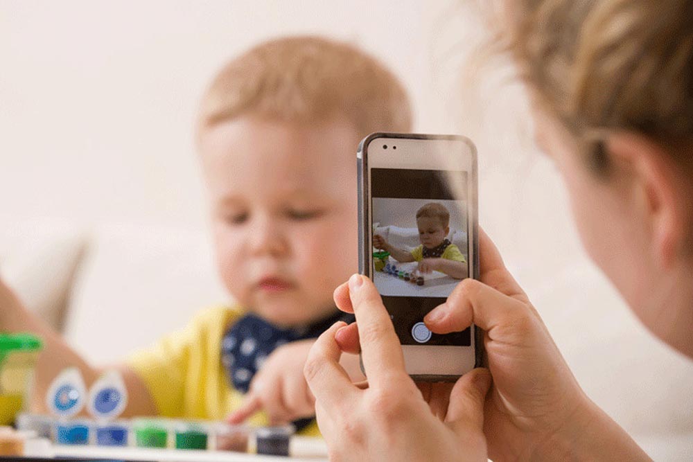 Studio Plura - Pubblicazione di foto di minori su profilo social senza il consenso di entrambi i genitori 